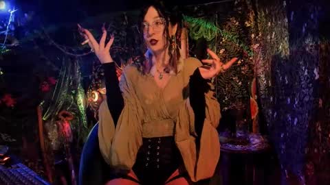 Snapshot of _lady_luna_ chatting on 11/27/25, 12:24 Lady Luna online show from 11/27/25, 12:24