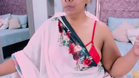 Snapshot of _lakshmi_hotx chatting on 02/17/25, 12:05 NAILHA SAJANI online show from 02/17/25, 12:05