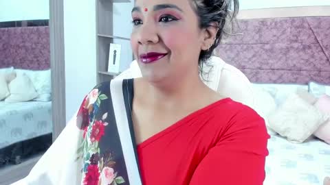 Snapshot of _lakshmi_hotx chatting on 02/25/25, 12:03 NAILHA SAJANI online show from 02/25/25, 12:03