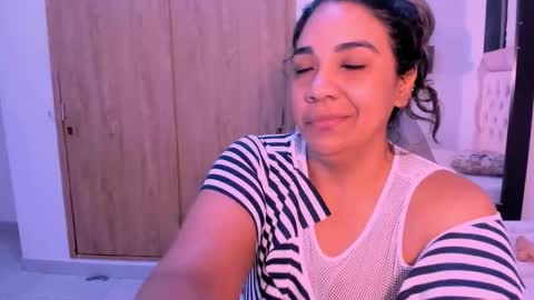 Snapshot of _lakshmi_hotx chatting on 10/19/25, 12:39 NAILHA SAJANI online show from 10/19/25, 12:39