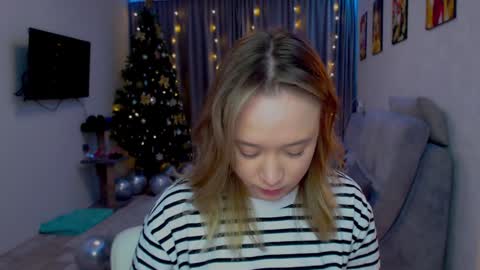 Snapshot of _lalune_ chatting on 12/02/24, 03:14 _lalune_ online show from 12/02/24, 03:14