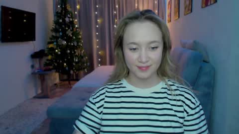 Snapshot of _lalune_ chatting on 12/16/24, 11:12 _lalune_ online show from 12/16/24, 11:12