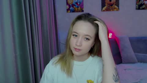 Snapshot of _lalune_ chatting on 12/24/24, 09:33 _lalune_ online show from 12/24/24, 09:33