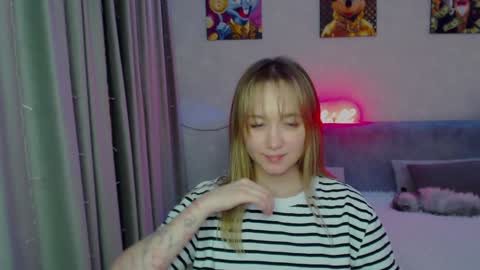 Snapshot of _lalune_ chatting on 12/26/24, 11:35 _lalune_ online show from 12/26/24, 11:35