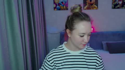 Snapshot of _lalune_ chatting on 12/27/24, 02:36 _lalune_ online show from 12/27/24, 02:36