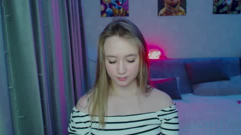 Snapshot of _lalune_ chatting on 12/27/24, 11:31 _lalune_ online show from 12/27/24, 11:31