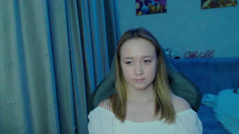 Snapshot of _lalune_ chatting on 01/04/25, 03:29 _lalune_ online show from 01/04/25, 03:29