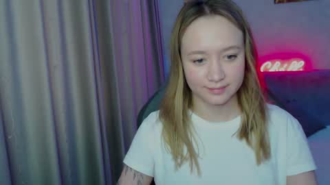 Snapshot of _lalune_ chatting on 01/08/25, 06:31 _lalune_ online show from 01/08/25, 06:31