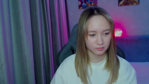 Snapshot of _lalune_ chatting on 01/18/25, 07:37 _lalune_ online show from 01/18/25, 07:37