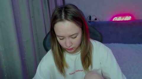 Snapshot of _lalune_ chatting on 01/19/25, 10:28 _lalune_ online show from 01/19/25, 10:28