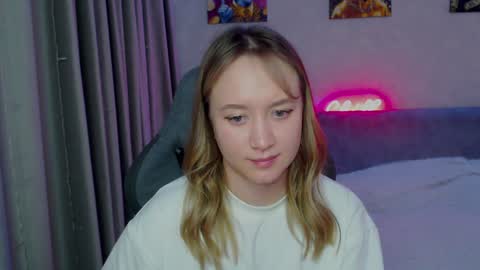 Snapshot of _lalune_ chatting on 01/25/25, 12:17 _lalune_ online show from 01/25/25, 12:17