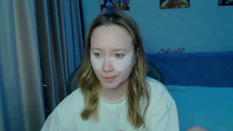 Snapshot of _lalune_ chatting on 01/25/25, 11:13 _lalune_ online show from 01/25/25, 11:13