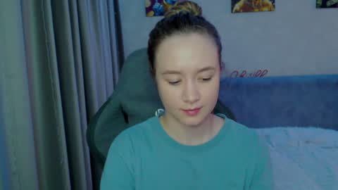 Snapshot of _lalune_ chatting on 01/25/25, 11:43 _lalune_ online show from 01/25/25, 11:43