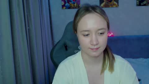 Snapshot of _lalune_ chatting on 01/31/25, 03:30 _lalune_ online show from 01/31/25, 03:30