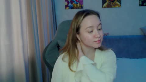 Snapshot of _lalune_ chatting on 02/06/25, 08:29 _lalune_ online show from 02/06/25, 08:29