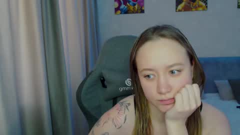 Snapshot of _lalune_ chatting on 02/10/25, 06:31 _lalune_ online show from 02/10/25, 06:31