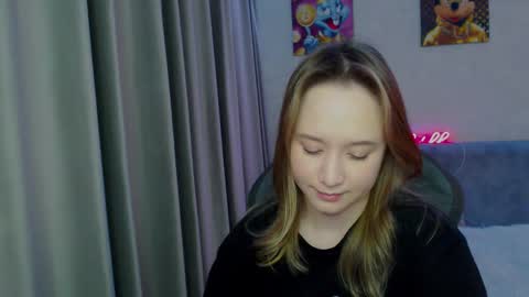 Snapshot of _lalune_ chatting on 02/12/25, 07:02 _lalune_ online show from 02/12/25, 07:02