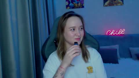 Snapshot of _lalune_ chatting on 02/16/25, 08:44 _lalune_ online show from 02/16/25, 08:44