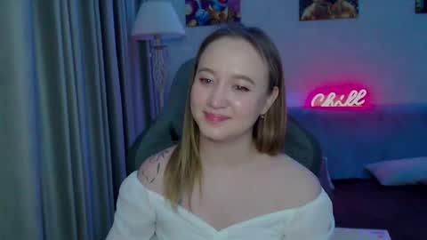 Snapshot of _lalune_ chatting on 02/17/25, 08:26 _lalune_ online show from 02/17/25, 08:26