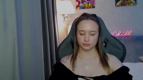 Snapshot of _lalune_ chatting on 02/25/25, 10:29 _lalune_ online show from 02/25/25, 10:29