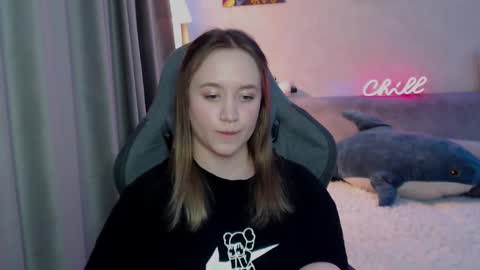 Snapshot of _lalune_ chatting on 02/27/25, 11:04 _lalune_ online show from 02/27/25, 11:04