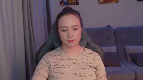 Snapshot of _lalune_ chatting on 03/05/25, 04:45 _lalune_ online show from 03/05/25, 04:45