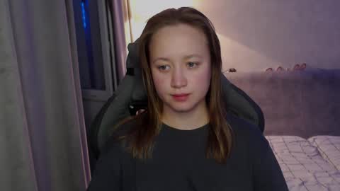 Snapshot of _lalune_ chatting on 09/21/25, 05:58 _lalune_ online show from 09/21/25, 05:58