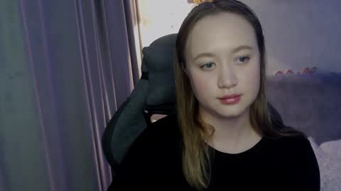 Snapshot of _lalune_ chatting on 09/22/25, 05:04 _lalune_ online show from 09/22/25, 05:04