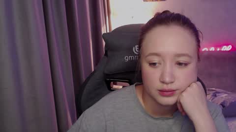 Snapshot of _lalune_ chatting on 09/27/25, 05:07 _lalune_ online show from 09/27/25, 05:07