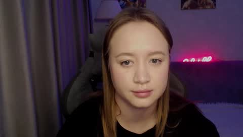 Snapshot of _lalune_ chatting on 10/08/25, 12:03 _lalune_ online show from 10/08/25, 12:03