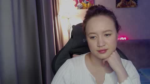 Snapshot of _lalune_ chatting on 10/25/25, 09:06 _lalune_ online show from 10/25/25, 09:06