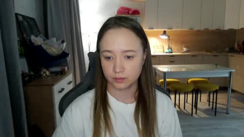 Snapshot of _lalune_ chatting on 04/20/26, 06:42 _lalune_ online show from 04/20/26, 06:42