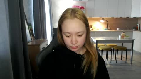 Snapshot of _lalune_ chatting on 05/03/26, 04:07 _lalune_ online show from 05/03/26, 04:07