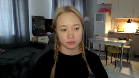 Snapshot of _lalune_ chatting on 05/12/26, 09:50 _lalune_ online show from 05/12/26, 09:50
