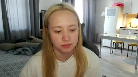 Snapshot of _lalune_ chatting on 05/26/26, 08:43 _lalune_ online show from 05/26/26, 08:43
