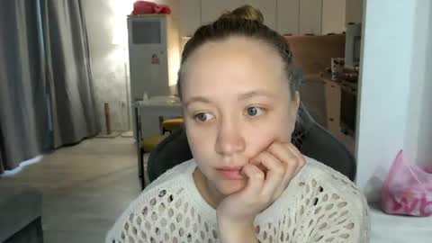 Snapshot of _lalune_ chatting on 06/27/26, 04:01 _lalune_ online show from 06/27/26, 04:01