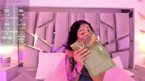 Snapshot of _lanna_jhonson_ chatting on 01/14/25, 11:31 Lanna online show from 01/14/25, 11:31