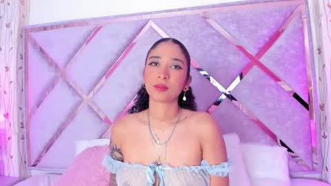 Snapshot of _lanna_jhonson_ chatting on 02/14/25, 12:25 Lanna online show from 02/14/25, 12:25