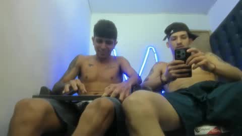 Snapshot of _latinhot_420 chatting on 03/27/26, 04:40 _latinhot_420 online show from 03/27/26, 04:40
