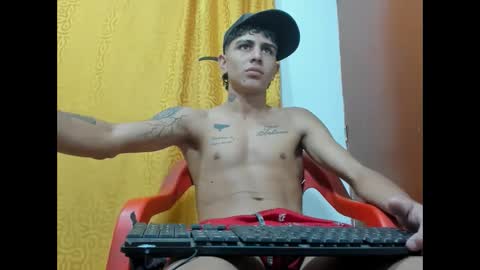 Snapshot of _latinhot_420 chatting on 04/30/26, 01:06 _latinhot_420 online show from 04/30/26, 01:06