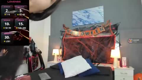 Lauralove online show from 11/02/25, 05:48