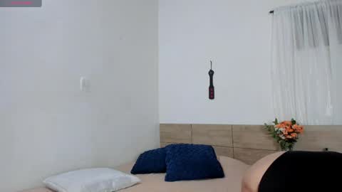 Lauralove online show from 05/24/26, 11:21
