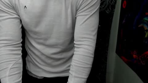 Snapshot of _layne chatting on 12/19/24, 07:07 Layne online show from 12/19/24, 07:07