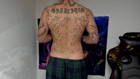 Snapshot of _layne chatting on 01/10/25, 12:49 Layne online show from 01/10/25, 12:49