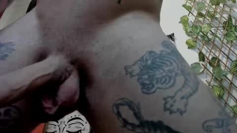 Snapshot of _layne chatting on 02/21/25, 02:06 Layne online show from 02/21/25, 02:06