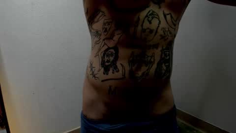 Snapshot of _layne chatting on 10/08/25, 11:08 Layne online show from 10/08/25, 11:08