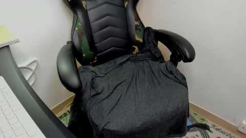 Snapshot of _layne chatting on 11/07/25, 09:31 Layne online show from 11/07/25, 09:31