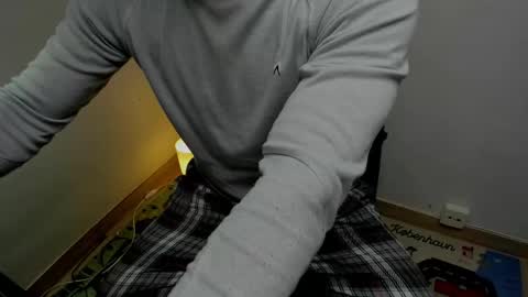 Snapshot of _layne chatting on 11/09/25, 10:13 Layne online show from 11/09/25, 10:13