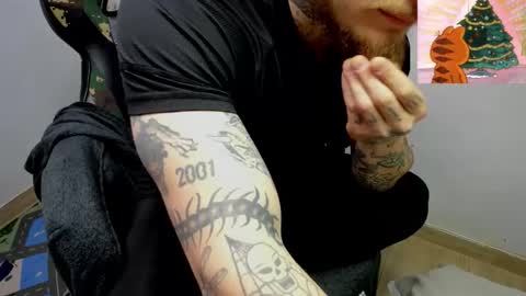 Snapshot of _layne chatting on 12/05/25, 06:22 Layne online show from 12/05/25, 06:22