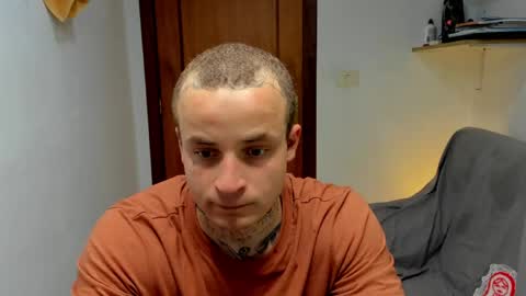 Snapshot of _layne chatting on 04/29/26, 12:31 Layne online show from 04/29/26, 12:31
